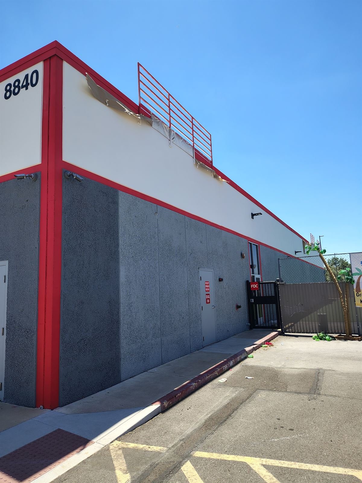 Commercial building fascia and trim repaint